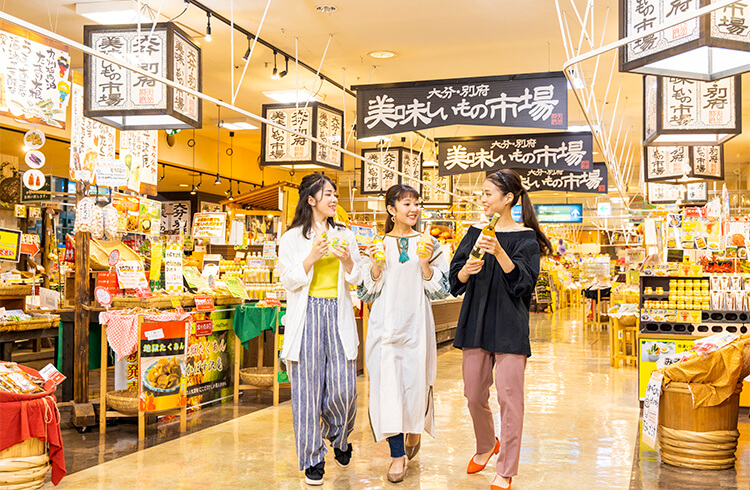 売店 宝や<br />
7:00～22:00<br />
スギノイパレス1F・本館1F<br />
大分・別府のお土産が揃う大規模ショップ